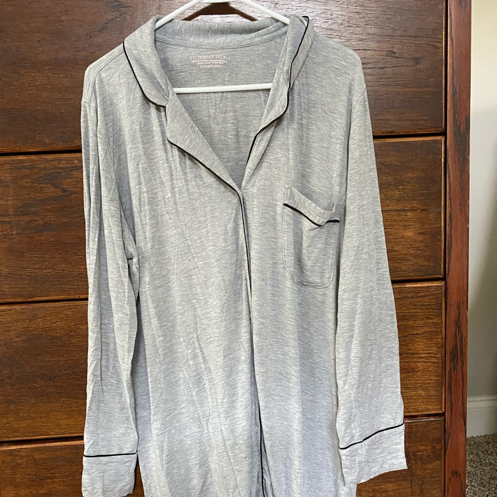 Victoria’s Secret maternity nightgown XL